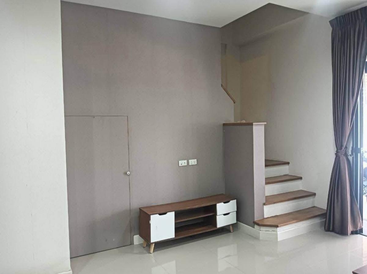 ให้เช่าทาวน์โฮมลาดพร้าว เซ็นทรัลลาดพร้าว : ให้เช่าทาวน์โฮม Cozy @ ลาดพร้าว 41 3 ห้องนอน 3 ห้องน้ำ พร้อมแอร์เย็นสบาย ทำเลดี ใกล้ MRT ลาดพร้าว และสถานีรถไฟฟ้าสายสีเหลือง เริ่มต้น 27,000 บาท/เดือน