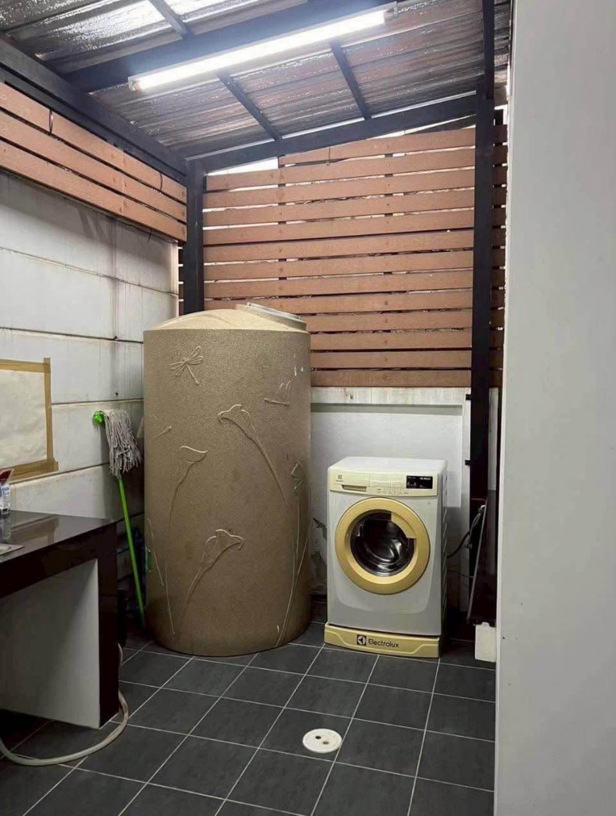 ให้เช่าทาวน์โฮมลาดพร้าว เซ็นทรัลลาดพร้าว : ให้เช่าทาวน์โฮม Cozy @ ลาดพร้าว 41 3 ห้องนอน 3 ห้องน้ำ พร้อมแอร์เย็นสบาย ทำเลดี ใกล้ MRT ลาดพร้าว และสถานีรถไฟฟ้าสายสีเหลือง เริ่มต้น 27,000 บาท/เดือน