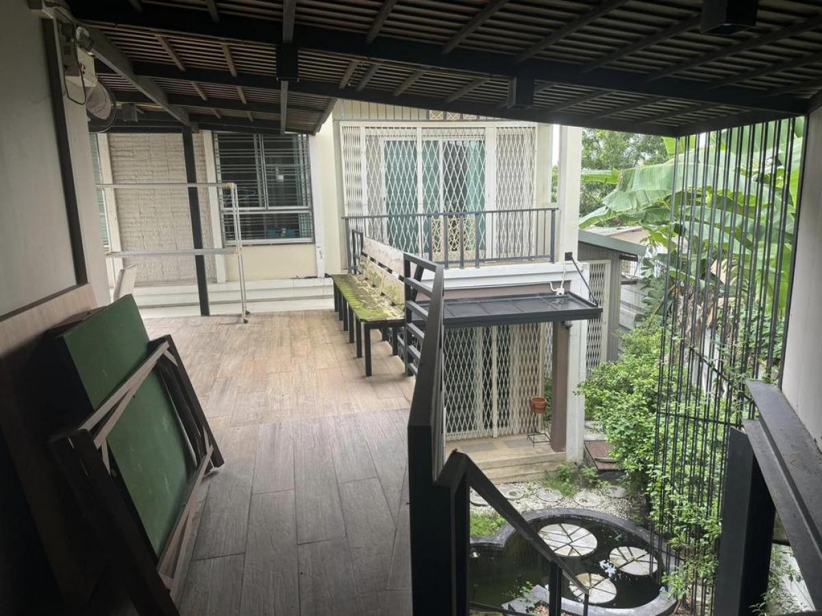 ขายบ้านพัฒนาการ ศรีนครินทร์ : 28/02/2026, บ้านเดี่ยวครบฟังก์ชัน 3 ห้องนอน พร้อมบ่อปลาและสระว่ายน้ำ พัฒนาการ 38 
พื้นที่กว้าง 206 ตร.ม. ใกล้ BTS กลันตัน เพียง 13.9 ล้าน!