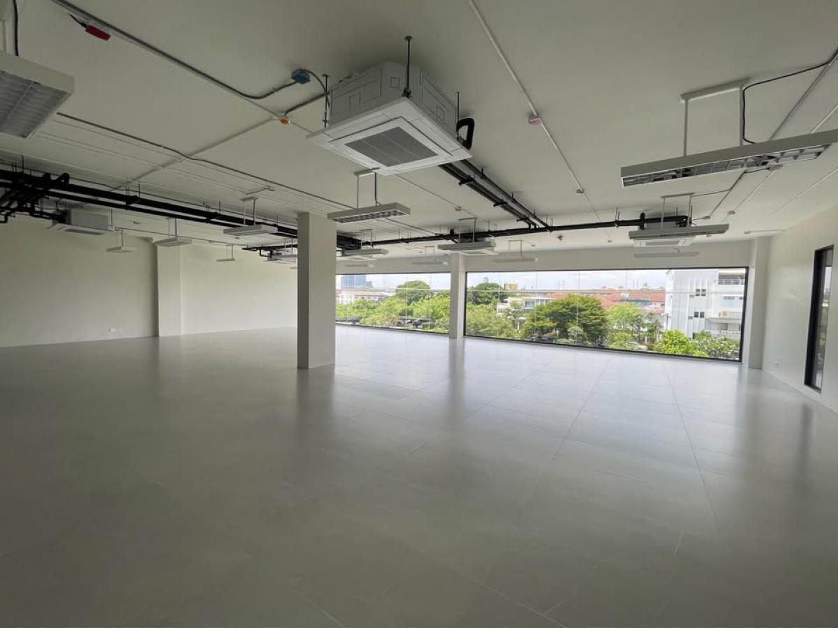 For RentOfficeOnnut, Udomsuk : Luxurious office in the heart of the city Ready to rent at an attractive price Luxury Office Space in Prime Location, Affordable Rent!