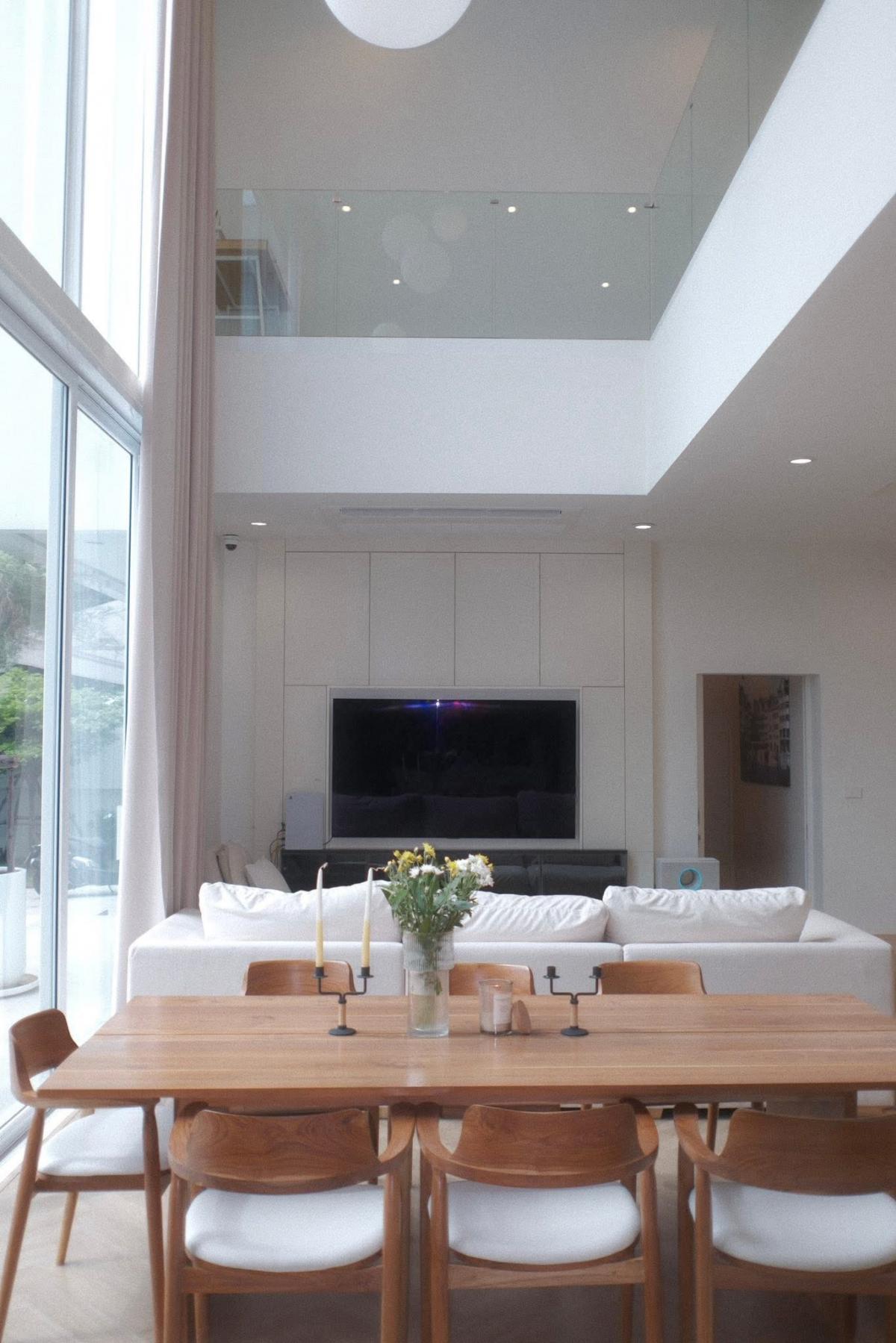 ขายบ้านลาดพร้าว เซ็นทรัลลาดพร้าว : 28/02/2026, บ้านพูลวิลล่าหรู 3 ห้องนอน พร้อมสระว่ายน้ำส่วนตัวใจกลางลาดพร้าว พื้นที่กว้าง 440 ตร.ม. พร้อมสวนและที่จอดรถ 4 คัน ราคา 30 ล้านเท่านั้น!