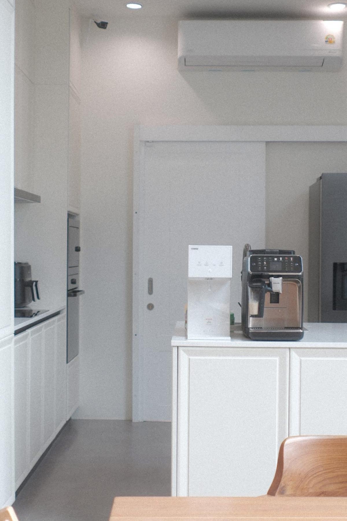 ขายบ้านลาดพร้าว เซ็นทรัลลาดพร้าว : 28/02/2026, บ้านพูลวิลล่าหรู 3 ห้องนอน พร้อมสระว่ายน้ำส่วนตัวใจกลางลาดพร้าว พื้นที่กว้าง 440 ตร.ม. พร้อมสวนและที่จอดรถ 4 คัน ราคา 30 ล้านเท่านั้น!