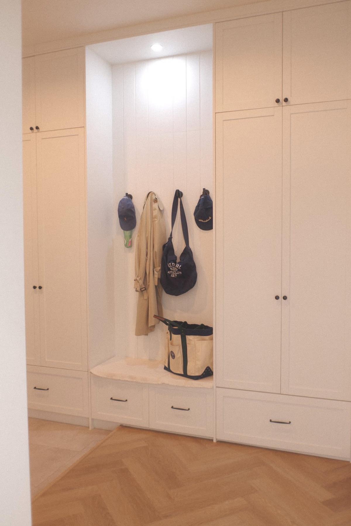 ขายบ้านลาดพร้าว เซ็นทรัลลาดพร้าว : 28/02/2026, บ้านพูลวิลล่าหรู 3 ห้องนอน พร้อมสระว่ายน้ำส่วนตัวใจกลางลาดพร้าว พื้นที่กว้าง 440 ตร.ม. พร้อมสวนและที่จอดรถ 4 คัน ราคา 30 ล้านเท่านั้น!