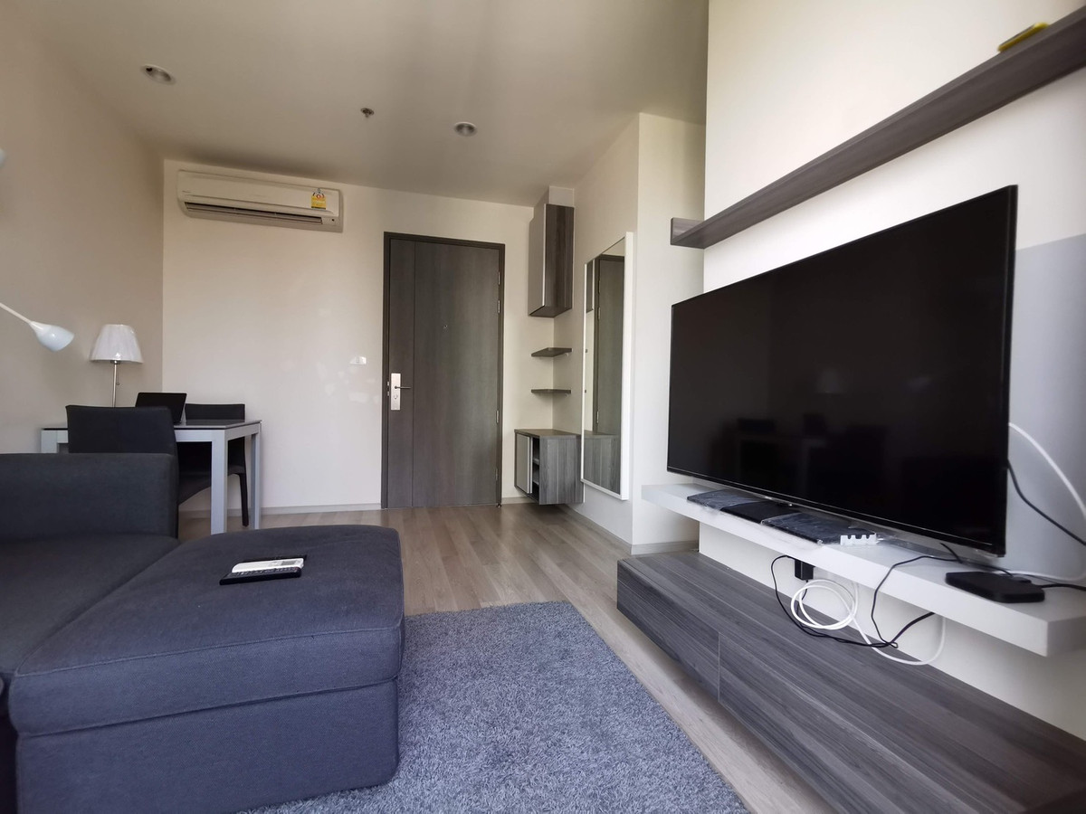 For RentCondoRatchadapisek, Huaikwang, Suttisan : !! Beautiful room for rent, Condo Centric Ratchada-Huaikhwang, near MRT Huai Khwang.