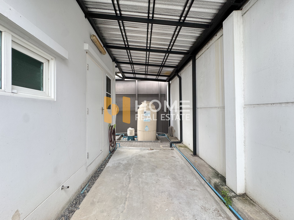 ขายบ้านลาดกระบัง สุวรรณภูมิ : ตำแหน่งใกล้ส่วนกลาง ✨ มัณฑนา อ่อนนุช - วงแหวน 4 / 3 ห้องนอน (ขาย), Manthana Onnut - Wongwan 4 / 3 Bedrooms (FOR SALE) POON089