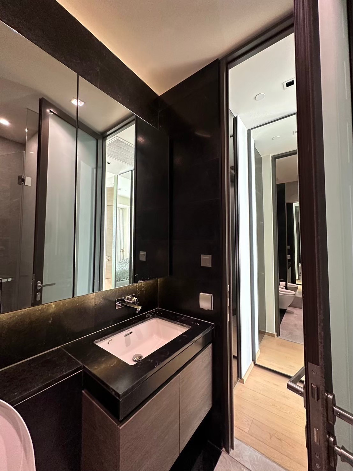 ขายคอนโดวิทยุ ชิดลม หลังสวน : 🔥 ขายด่วน 🔥  ห้องสวย ตรงปก ห้องมุม กว้าง  ห้องใหม่ ไม่เคยอยู่ ไม่เคยปล่อยเช่า Call 0619824959