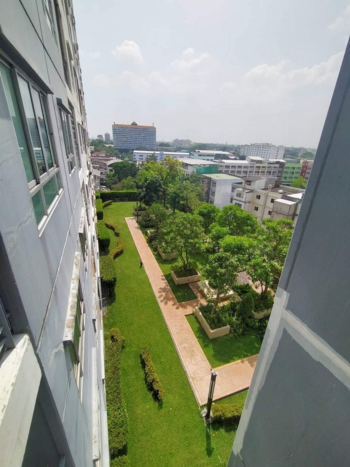 ขายคอนโดปิ่นเกล้า จรัญสนิทวงศ์ : 💖💖ขาย ราคาพิเศษ The Trust Residence Pinklao (1 Br 35.36 ตร.ม/2.25 ล้าน) ชั้น 28 พร้อมเฟอร์ ใกล้ห้าง, ถนนใหญ่ / สนใจสอบถามได้นะคะ Line ID : atfirm2010 💖💖