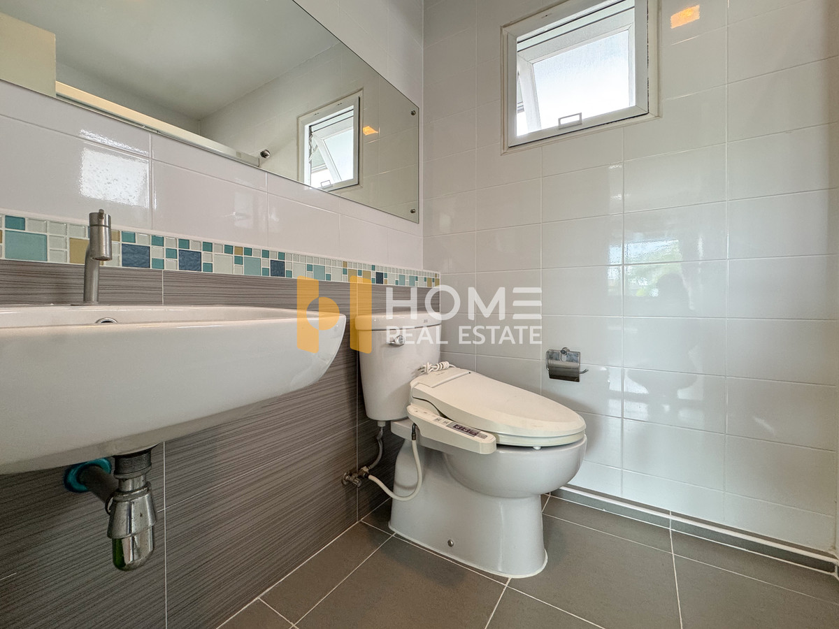 ขายบ้านลาดกระบัง สุวรรณภูมิ : ตำแหน่งใกล้ส่วนกลาง ✨ มัณฑนา อ่อนนุช - วงแหวน 4 / 3 ห้องนอน (ขาย), Manthana Onnut - Wongwan 4 / 3 Bedrooms (FOR SALE) POON089