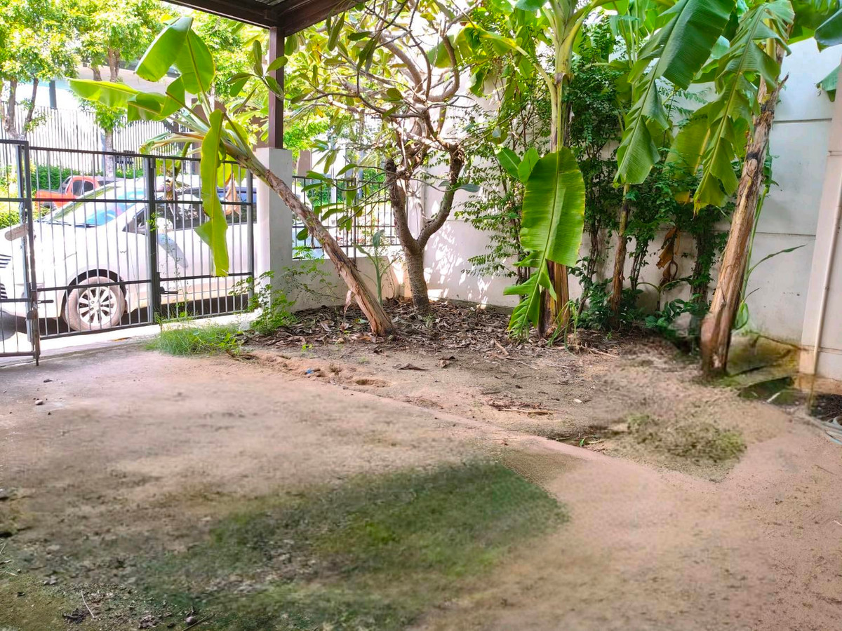 ขายบ้านพระราม 2 บางขุนเทียน : ทาวน์โฮม Villaggio พระราม2-บางกระดี่ 35/1 โครงการคุณภาพ LH บ้านกว้างมีพื้นที่สวน  ต่อเติมแล้วซอยแรกต้นโครงการติดสระว่ายน้ำ