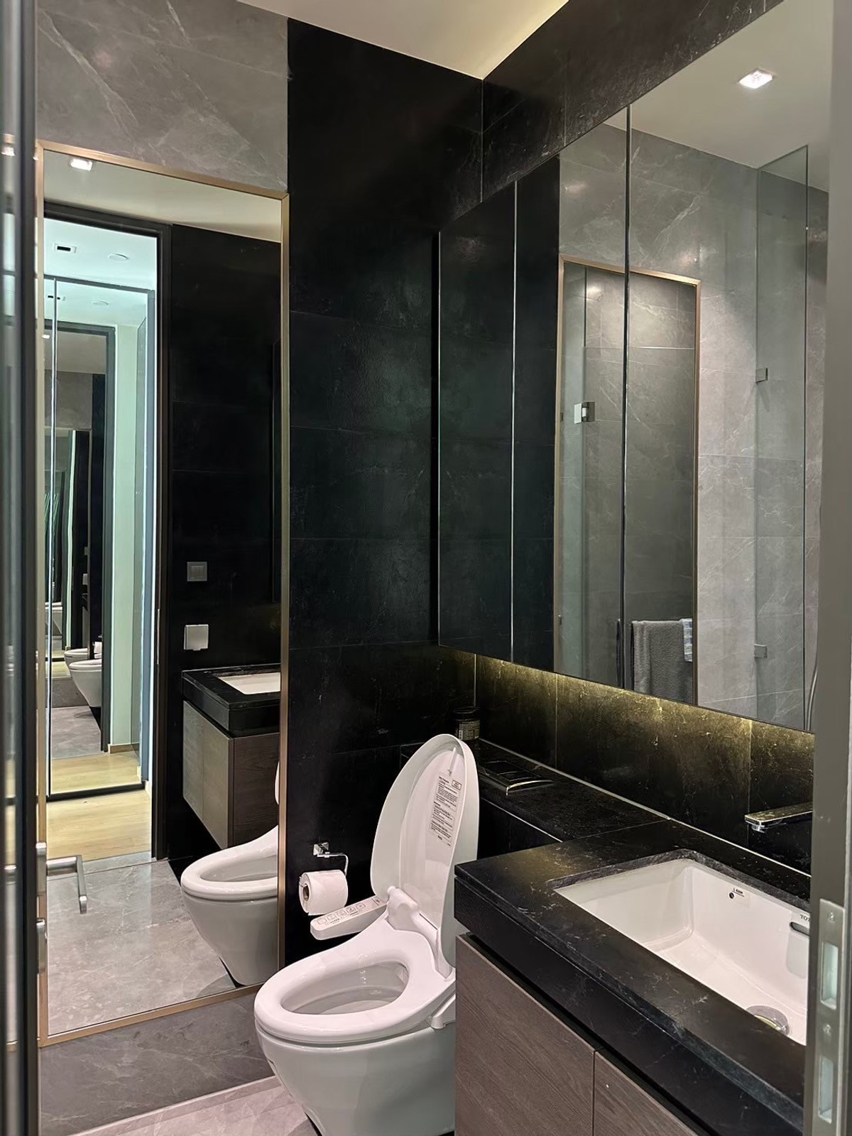 ขายคอนโดวิทยุ ชิดลม หลังสวน : 🔥 ขายด่วน 🔥  ห้องสวย ตรงปก ห้องมุม กว้าง  ห้องใหม่ ไม่เคยอยู่ ไม่เคยปล่อยเช่า Call 0619824959