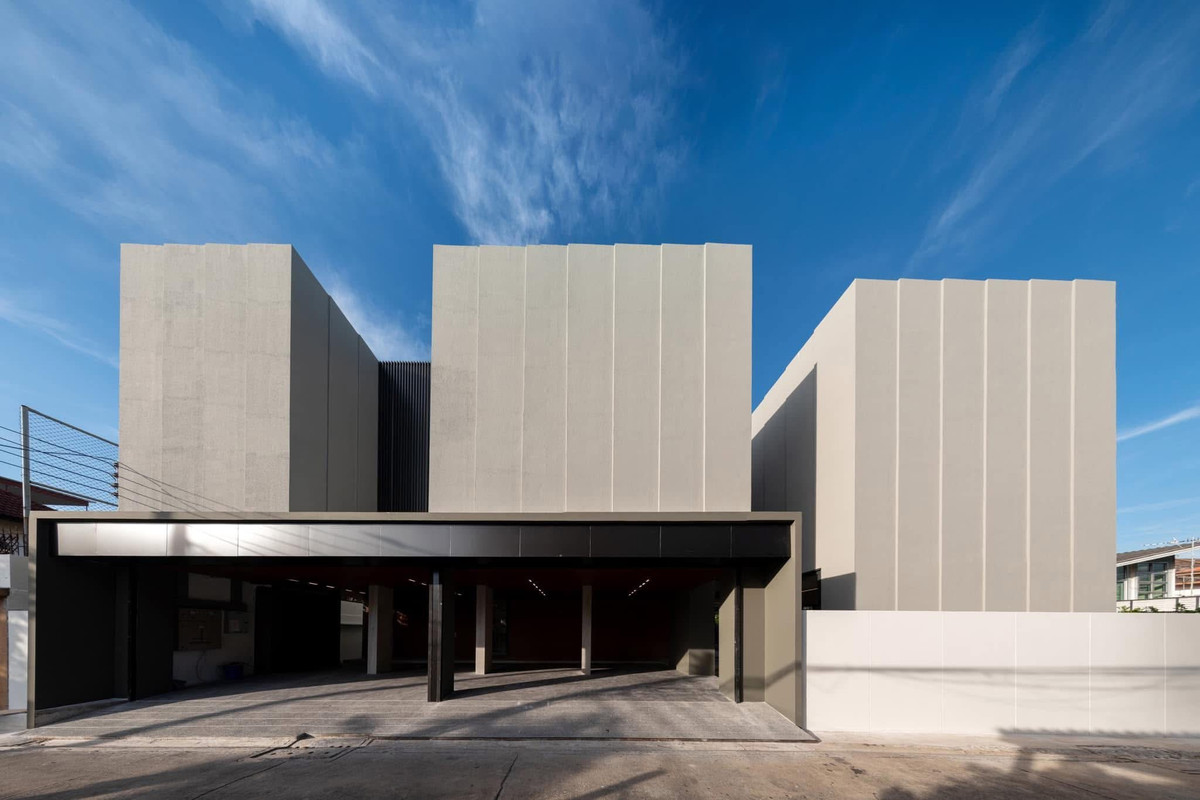 ขายบ้านโชคชัย4 ลาดพร้าว71 : ขายถูกบ้านเดี่ยว 2 ชั้น ลาดพร้าว 41 จะเป็น Home Office หรือที่พักอาศัยก็ได้ บนที่ดินขนาด 114 ตร.วา