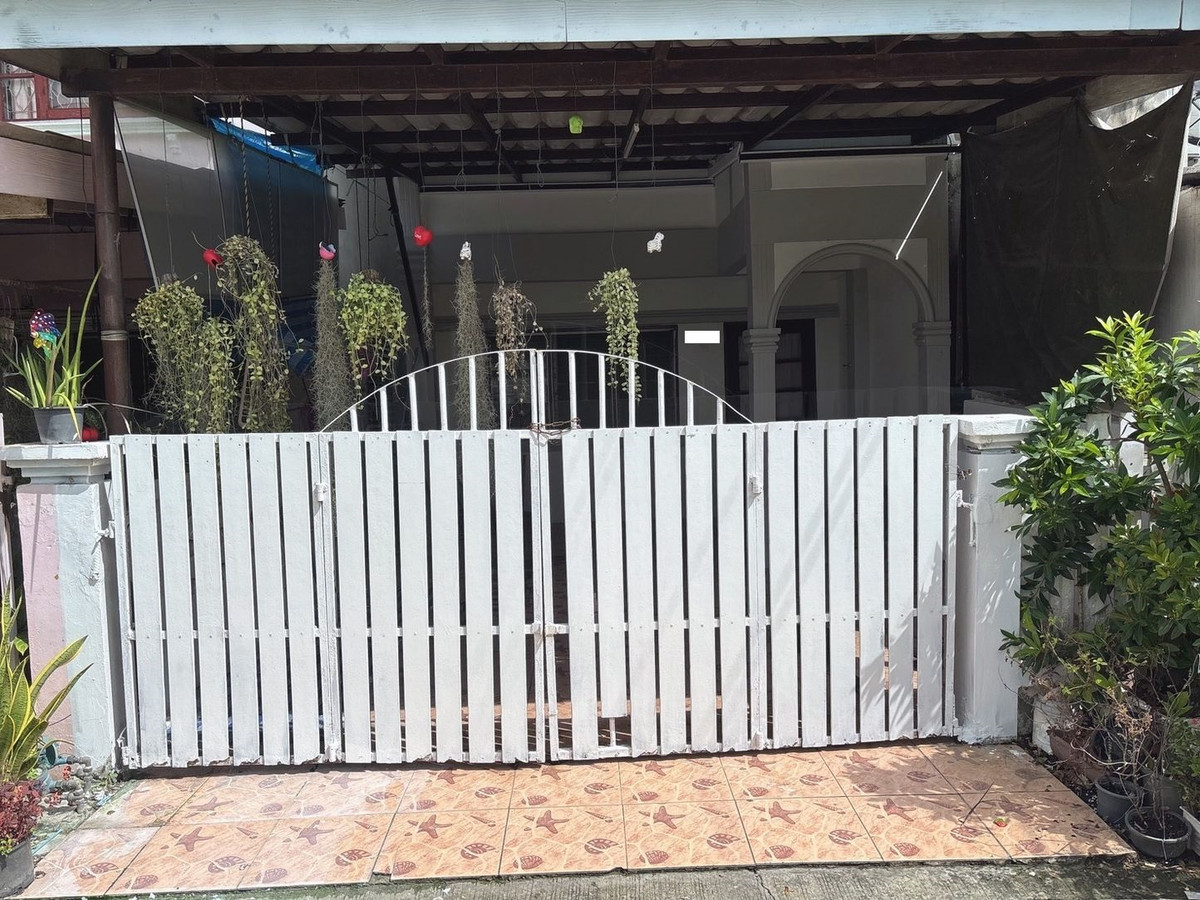 ขายทาวน์โฮมลาดกระบัง สุวรรณภูมิ : 20ตรว 2นอน2น้ำ ทาวน์โฮม 2 ชั้น ฉลองกรุงวิลล่า ใกล้นิคมอุตสาหกรรมลาดกระบัง