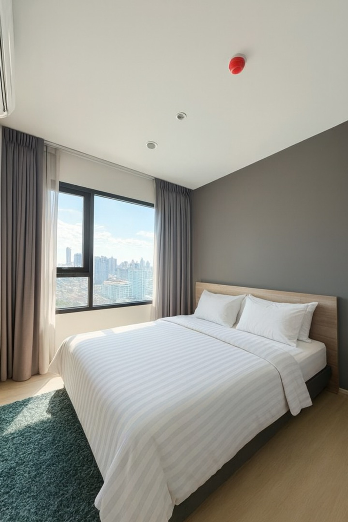 ให้เช่าคอนโดพระราม 9 เพชรบุรีตัดใหม่ RCA : Life Asoke 1 Bed | MRT Phetchaburi 100 m | Prime location