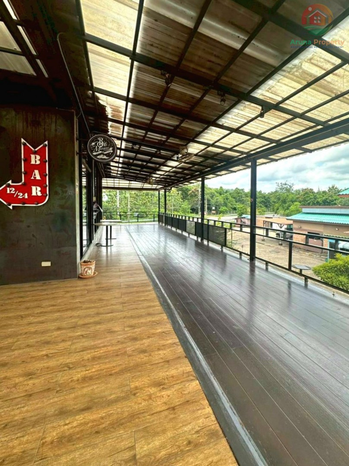 For SaleHotel&Apartment BusinessPrachin Buri : 2 star resort and restaurant business Next to the road up to Khao Yai, Prachinburi