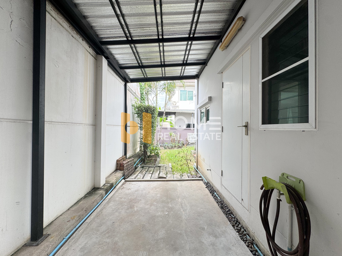 ขายบ้านลาดกระบัง สุวรรณภูมิ : ตำแหน่งใกล้ส่วนกลาง ✨ มัณฑนา อ่อนนุช - วงแหวน 4 / 3 ห้องนอน (ขาย), Manthana Onnut - Wongwan 4 / 3 Bedrooms (FOR SALE) POON089