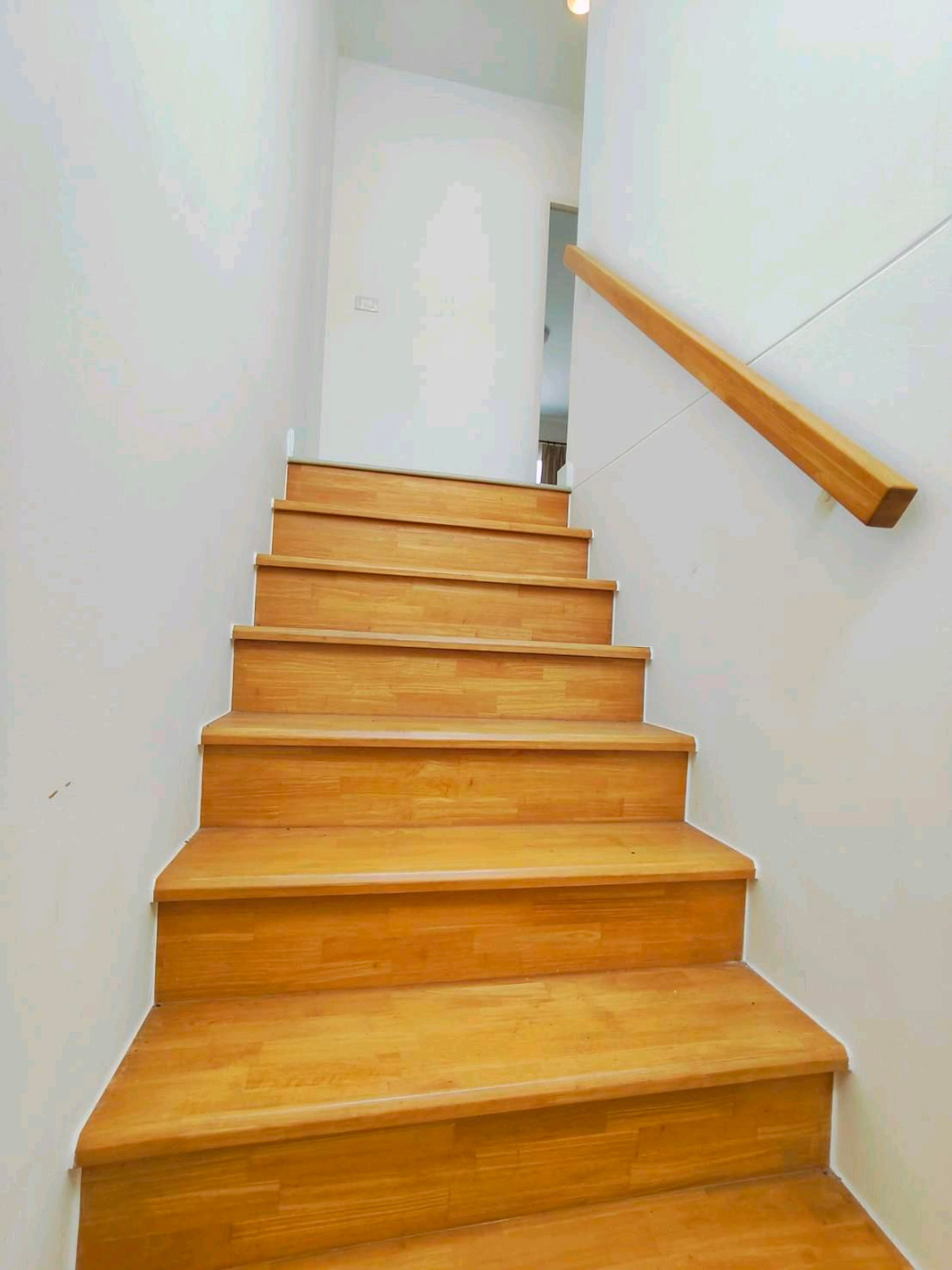 ขายบ้านพระราม 2 บางขุนเทียน : ทาวน์โฮม Villaggio พระราม2-บางกระดี่ 35/1 โครงการคุณภาพ LH บ้านกว้างมีพื้นที่สวน  ต่อเติมแล้วซอยแรกต้นโครงการติดสระว่ายน้ำ