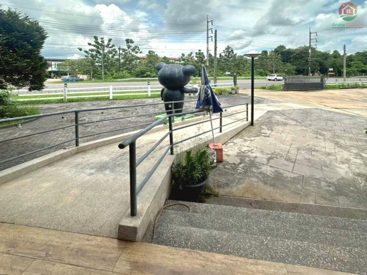 For SaleHotel&Apartment BusinessPrachin Buri : 2 star resort and restaurant business Next to the road up to Khao Yai, Prachinburi