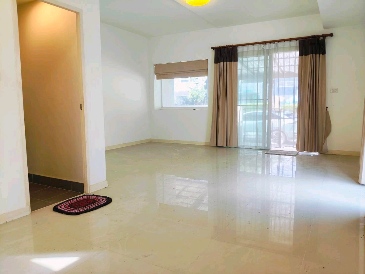 ขายบ้านพระราม 2 บางขุนเทียน : ทาวน์โฮม Villaggio พระราม2-บางกระดี่ 35/1 โครงการคุณภาพ LH บ้านกว้างมีพื้นที่สวน  ต่อเติมแล้วซอยแรกต้นโครงการติดสระว่ายน้ำ