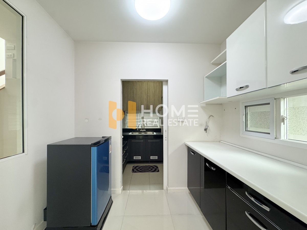 ขายบ้านลาดกระบัง สุวรรณภูมิ : ตำแหน่งใกล้ส่วนกลาง ✨ มัณฑนา อ่อนนุช - วงแหวน 4 / 3 ห้องนอน (ขาย), Manthana Onnut - Wongwan 4 / 3 Bedrooms (FOR SALE) POON089