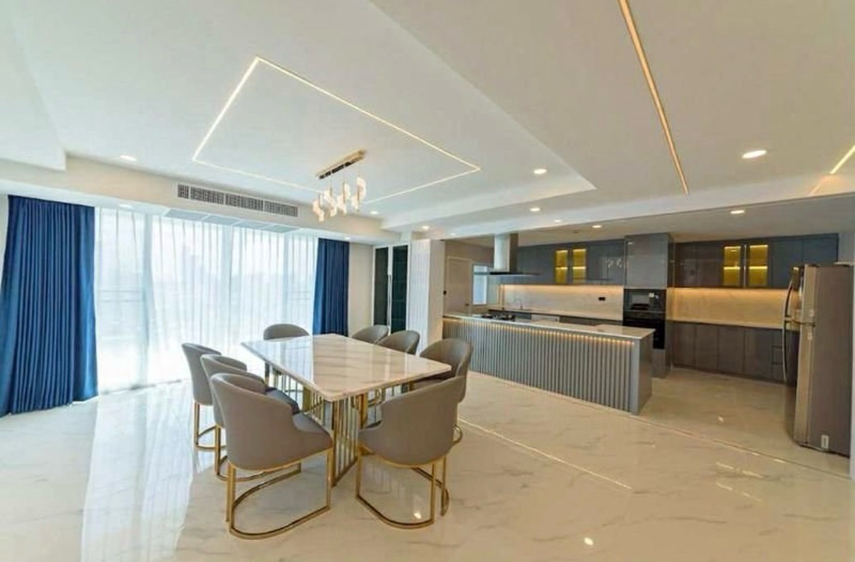 ให้เช่าคอนโดสุขุมวิท อโศก ทองหล่อ : 🌈ให้เช่า! คอนโดหรู ห้องใหญ่พิเศษ 250 ตร.ม. | ชั้นสูง | สุขุมวิท 39 | 3 ห้องนอน + ห้องแม่บ้าน