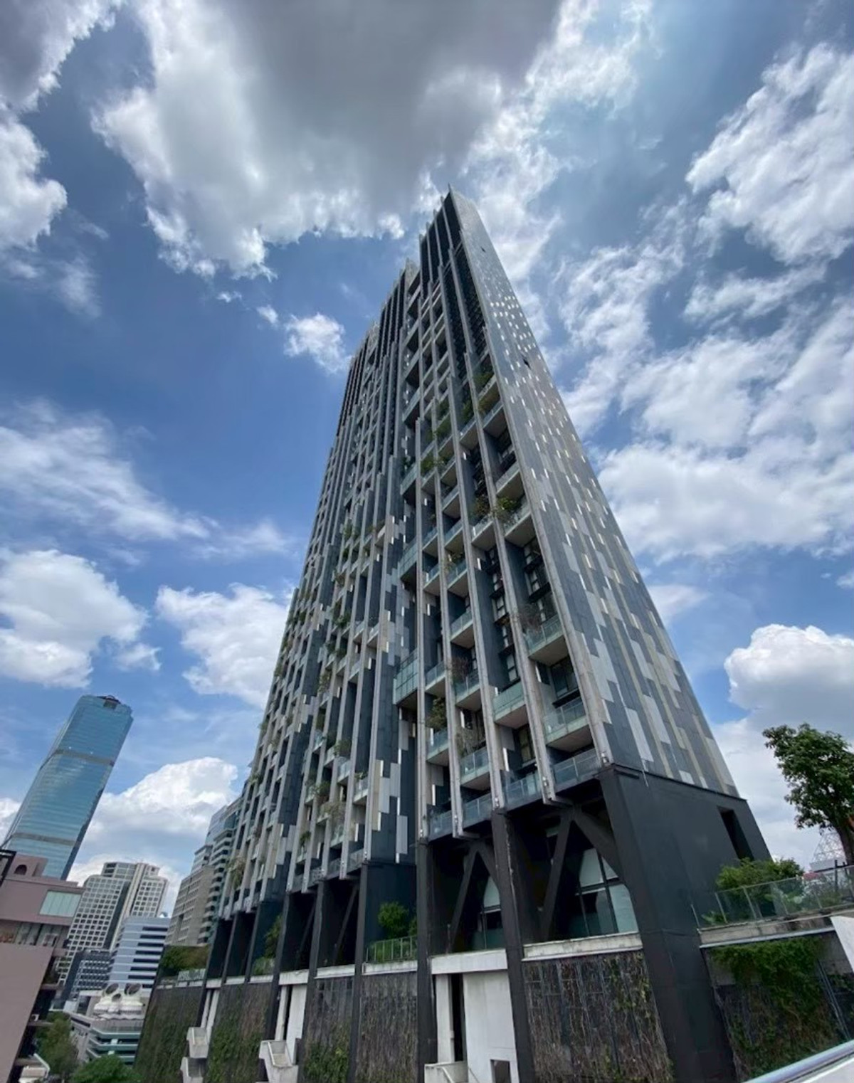 ให้เช่าคอนโดสาทร นราธิวาส : ✨ โอเอซิสใจกลางสาทร The Met Sathorn คอนโดหรู พร้อมพื้นที่ส่วนกลางขนาดใหญ่ บรรยากาศรีสอร์ท ❤️