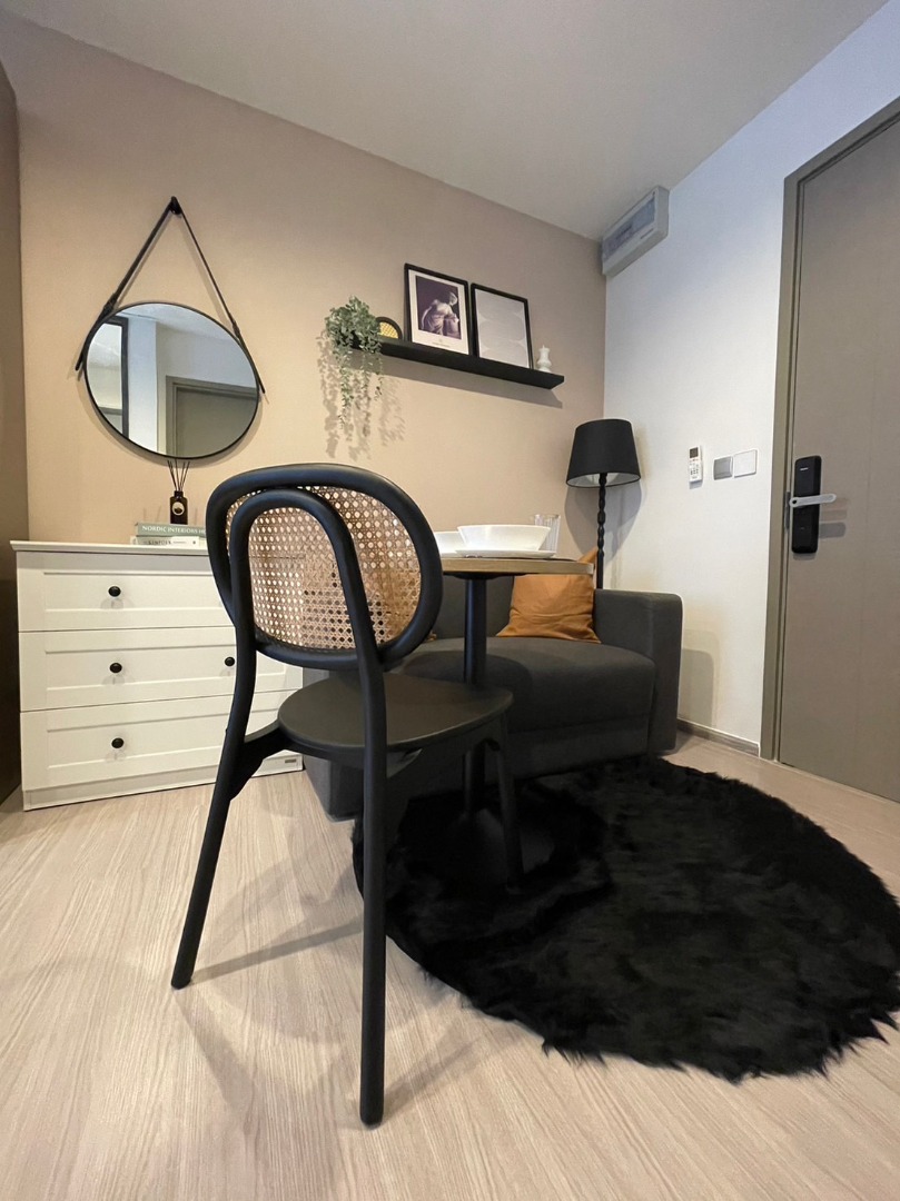 For RentCondoRama9, Petchburi, RCA : 🔥Urgent for rent🔥 Life Asoke Hype, beautifully decorated, fully furnished, ready to move in, just 300 meters from MRT Rama 9.