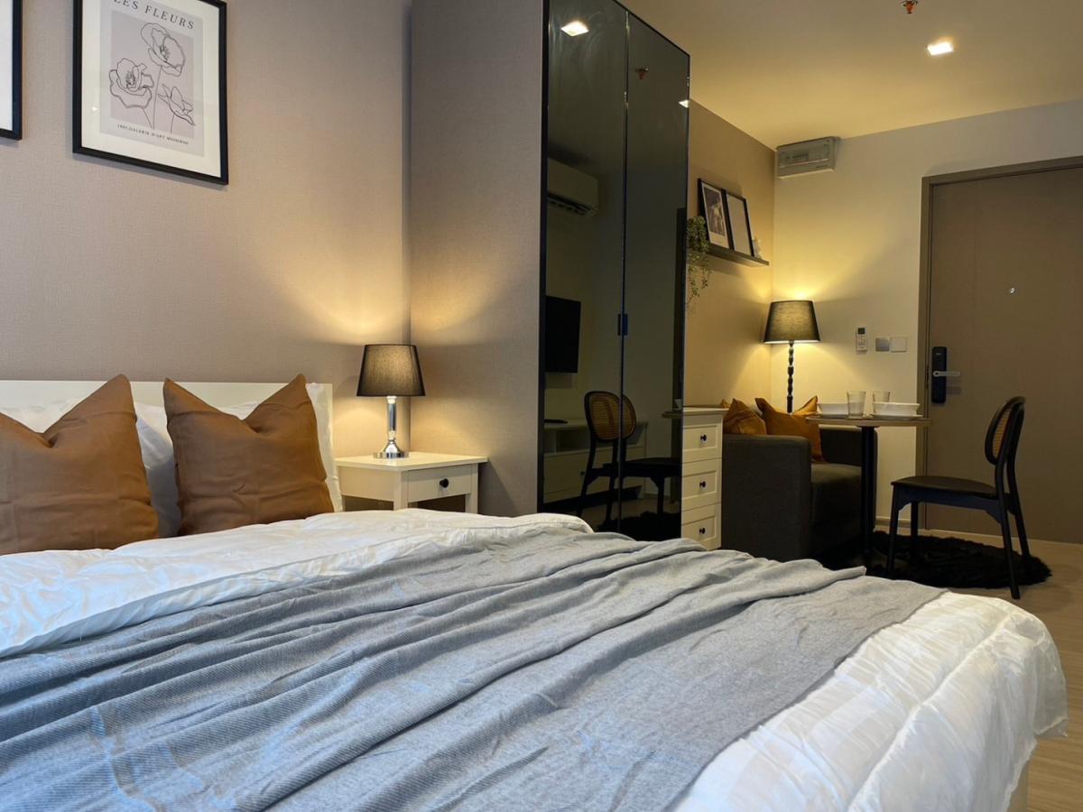 For RentCondoRama9, Petchburi, RCA : 🔥Urgent for rent🔥 Life Asoke Hype, beautifully decorated, fully furnished, ready to move in, just 300 meters from MRT Rama 9.