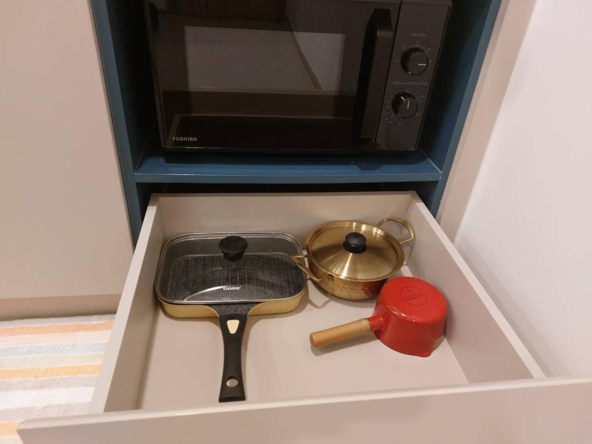 For RentCondoRatchathewi,Phayathai : 🔥For Rent🔥 XT Phayathai, a spacious unit with a beautiful east-facing view. Fully furnished and ready to move in.