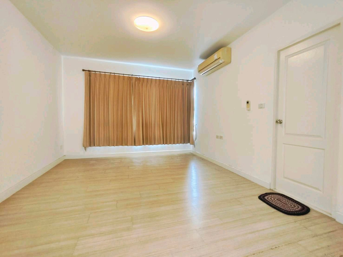 ขายบ้านพระราม 2 บางขุนเทียน : ทาวน์โฮม Villaggio พระราม2-บางกระดี่ 35/1 โครงการคุณภาพ LH บ้านกว้างมีพื้นที่สวน  ต่อเติมแล้วซอยแรกต้นโครงการติดสระว่ายน้ำ