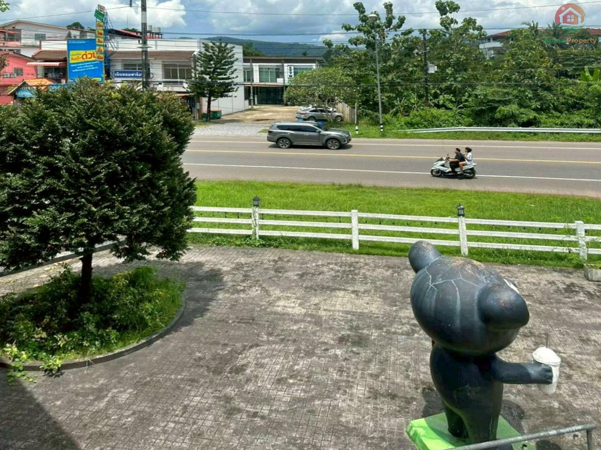 For SaleHotel&Apartment BusinessPrachin Buri : 2 star resort and restaurant business Next to the road up to Khao Yai, Prachinburi