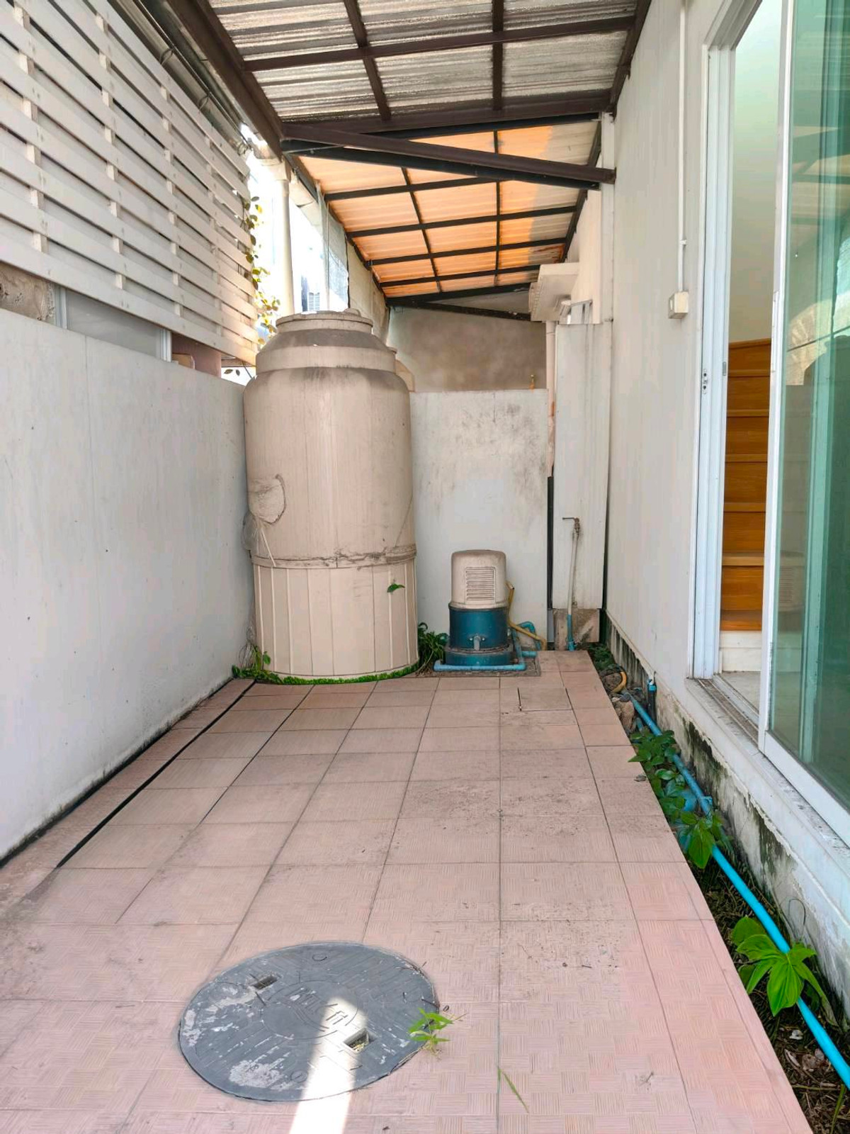 ขายบ้านพระราม 2 บางขุนเทียน : ทาวน์โฮม Villaggio พระราม2-บางกระดี่ 35/1 โครงการคุณภาพ LH บ้านกว้างมีพื้นที่สวน  ต่อเติมแล้วซอยแรกต้นโครงการติดสระว่ายน้ำ