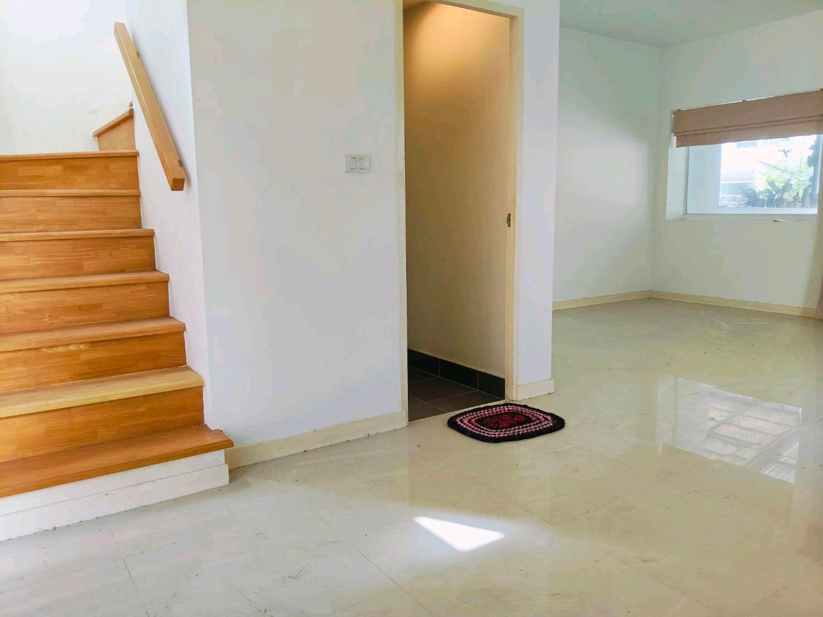 ขายบ้านพระราม 2 บางขุนเทียน : ทาวน์โฮม Villaggio พระราม2-บางกระดี่ 35/1 โครงการคุณภาพ LH บ้านกว้างมีพื้นที่สวน  ต่อเติมแล้วซอยแรกต้นโครงการติดสระว่ายน้ำ