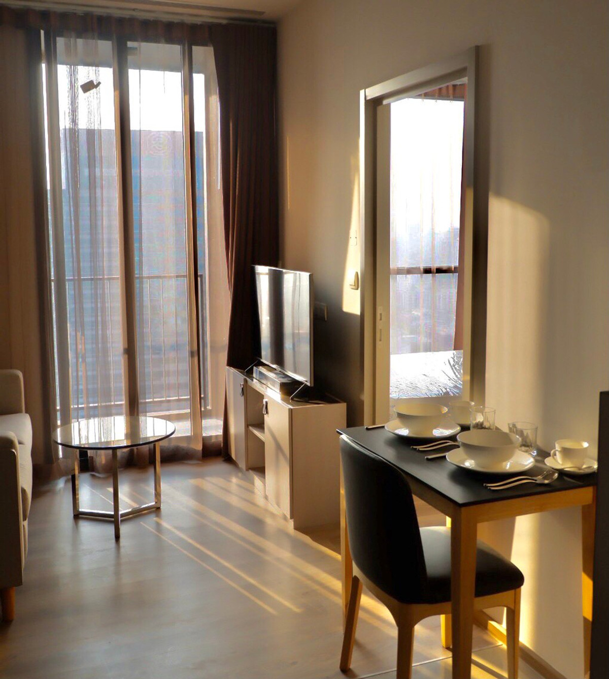 ให้เช่าคอนโดสุขุมวิท อโศก ทองหล่อ : 🩷🩷Oka Haus 🩷🩷 18K. Ready to move in. Nice view and decoration. Please call 081-912-8883