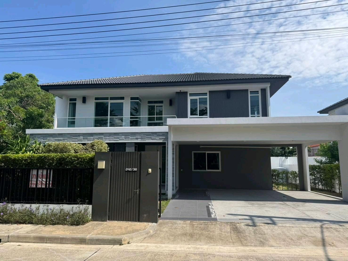 For SaleHouseChiang Mai : The largest house in the project Next to the central garden Less than a minutes walk to the pool-gym. Ready to move in. New house, never occupied. Selling for over 5 million cheaper than the project, price 18.5 million, contact Luk Jeab 0655365165 #Chiang