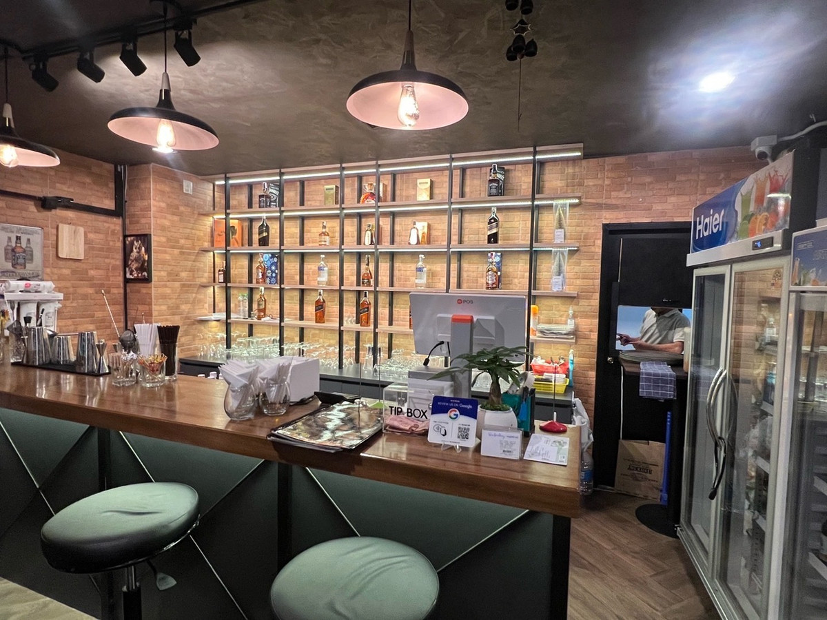 For RentShop HouseSukhumvit, Asoke, Thonglor : ✨️ For Rent
📍 Park Avenue เอกมัย – ถนนสุขุมวิท ซอย 63 (เอกมัย)
พื้นที่ 450 ตารางเมตร | 3 ชั้น | 2 คูหาทะลุกัน
💡 เหมาะสำหรับ ร้านอาหาร, คาเฟ่,บาร์