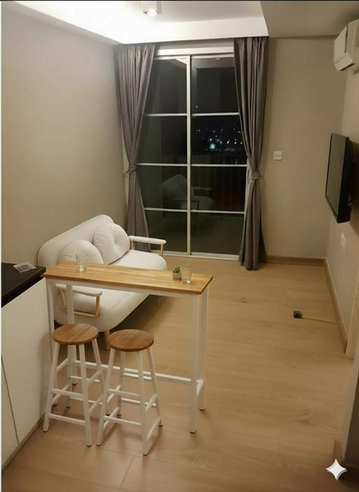 ให้เช่าคอนโดสุขุมวิท อโศก ทองหล่อ : (not accept Co) Brand New Pet Maestro 39 1 Bed 31 sq.m. Please add LINE ID @806qphgn o8415o5483