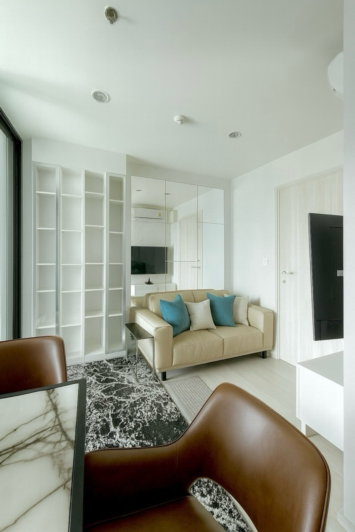 ให้เช่าคอนโดพระราม 9 เพชรบุรีตัดใหม่ RCA : Life Asoke 1 Bed | MRT Phetchaburi 100 m | Prime location