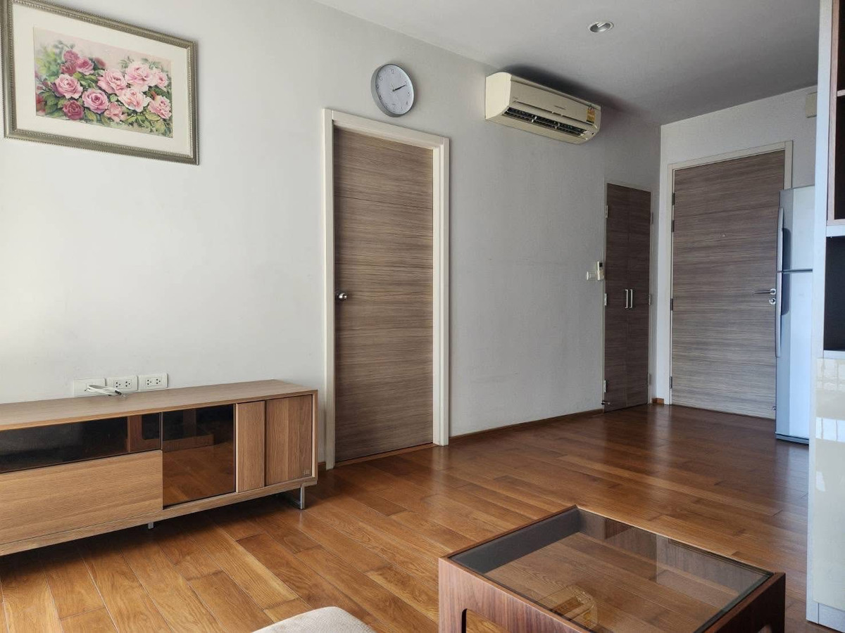 For SaleCondoWongwianyai, Charoennakor : ⚡️Hot Deal⚡️Hive taksin 💎49 Sqm 💎 3.95 Mb🔥 Cheapest in the market ⚡️ Open Bts view, not blocked⚡️If interested, contact to make an appointment to view🔥 Putter 0928895628🔥