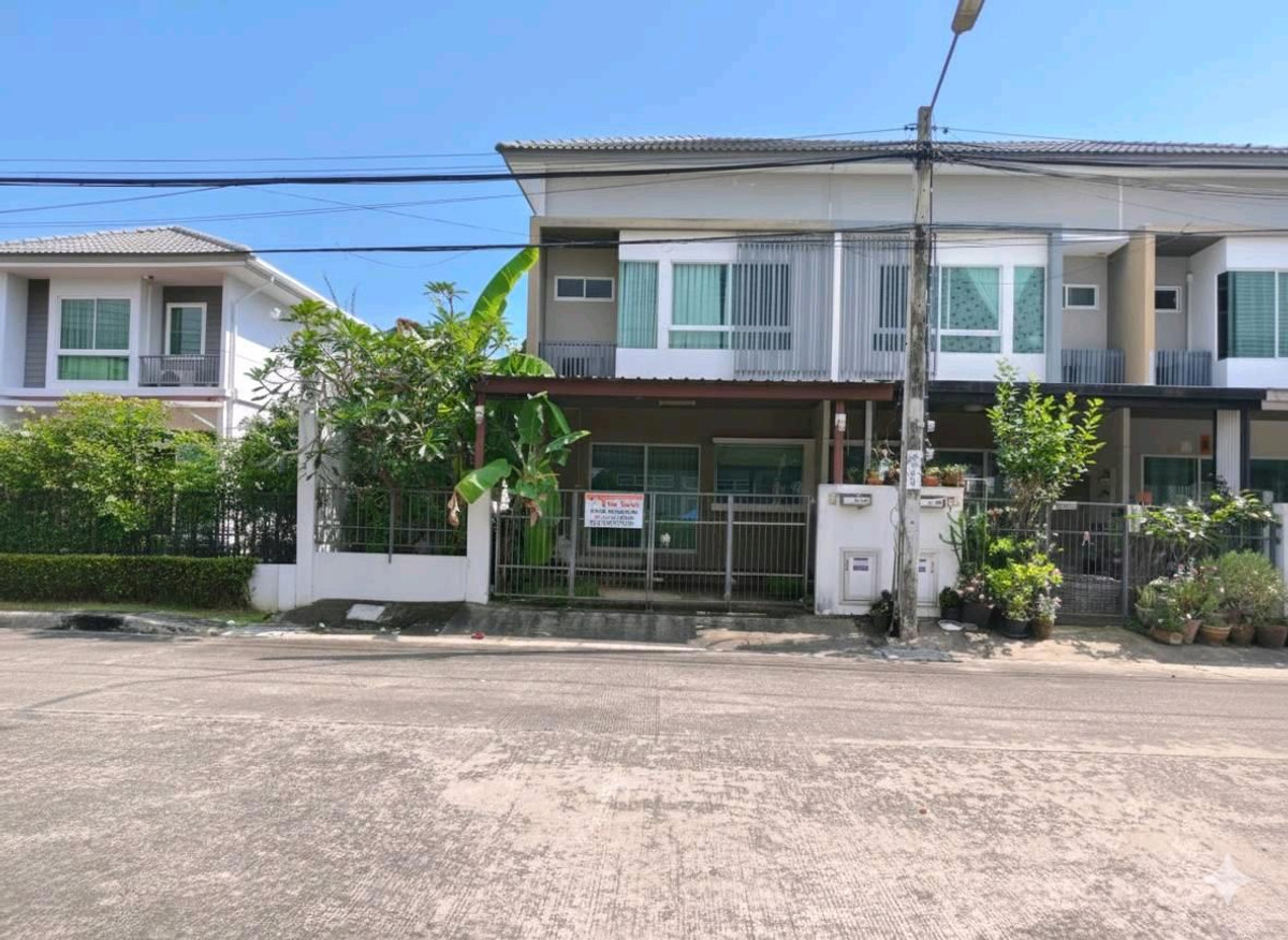 ขายทาวน์โฮมพระราม 2 บางขุนเทียน : ขายทาวน์เฮ้าส์ Villaggio พระราม2-บางกระดี่ 35/1 โครงการคุณภาพ Land & House ต้นโครงการหน้าบ้านติดสระว่ายน้ำ