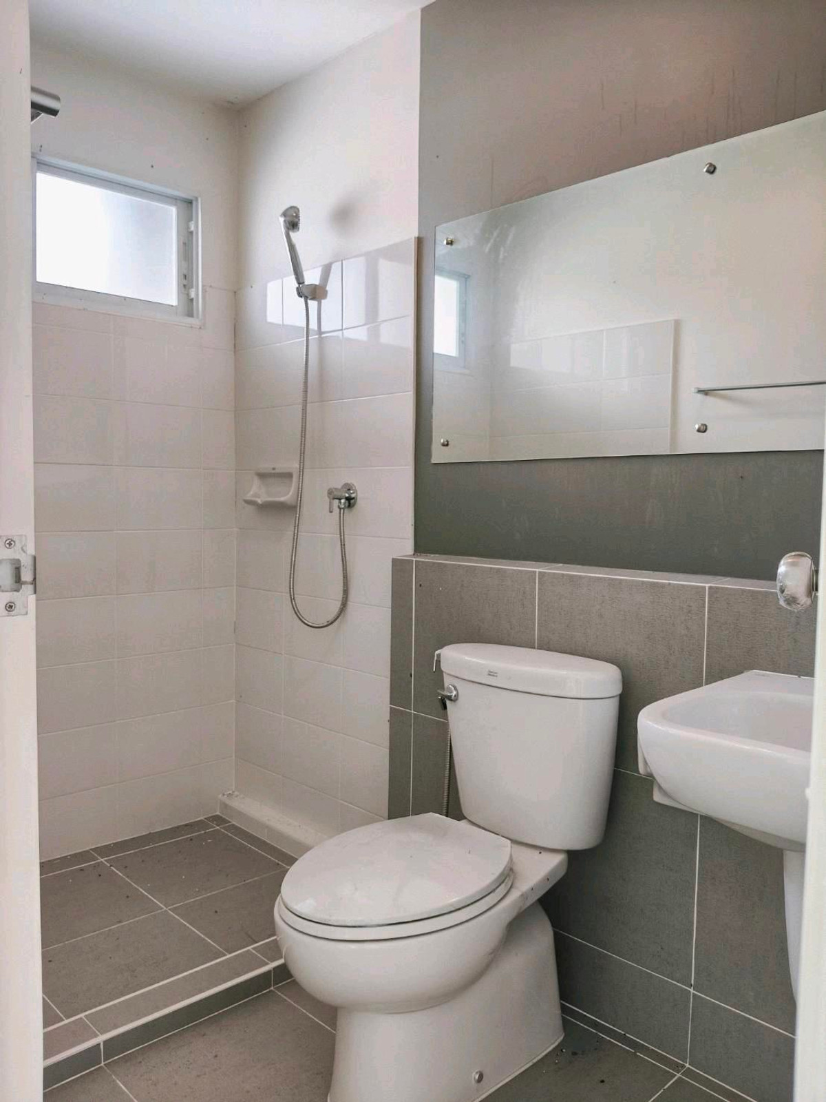 ขายบ้านพระราม 2 บางขุนเทียน : ทาวน์โฮม Villaggio พระราม2-บางกระดี่ 35/1 โครงการคุณภาพ LH บ้านกว้างมีพื้นที่สวน  ต่อเติมแล้วซอยแรกต้นโครงการติดสระว่ายน้ำ