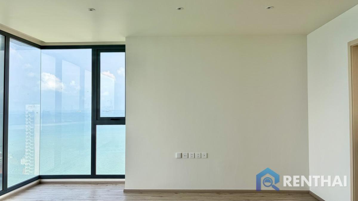 For SaleCondoPattaya, Bangsaen, Chonburi : Luxury Beachfront Condo at Arom Wongamat – 2 Bedrooms, Foreign Ownership, Special Price!