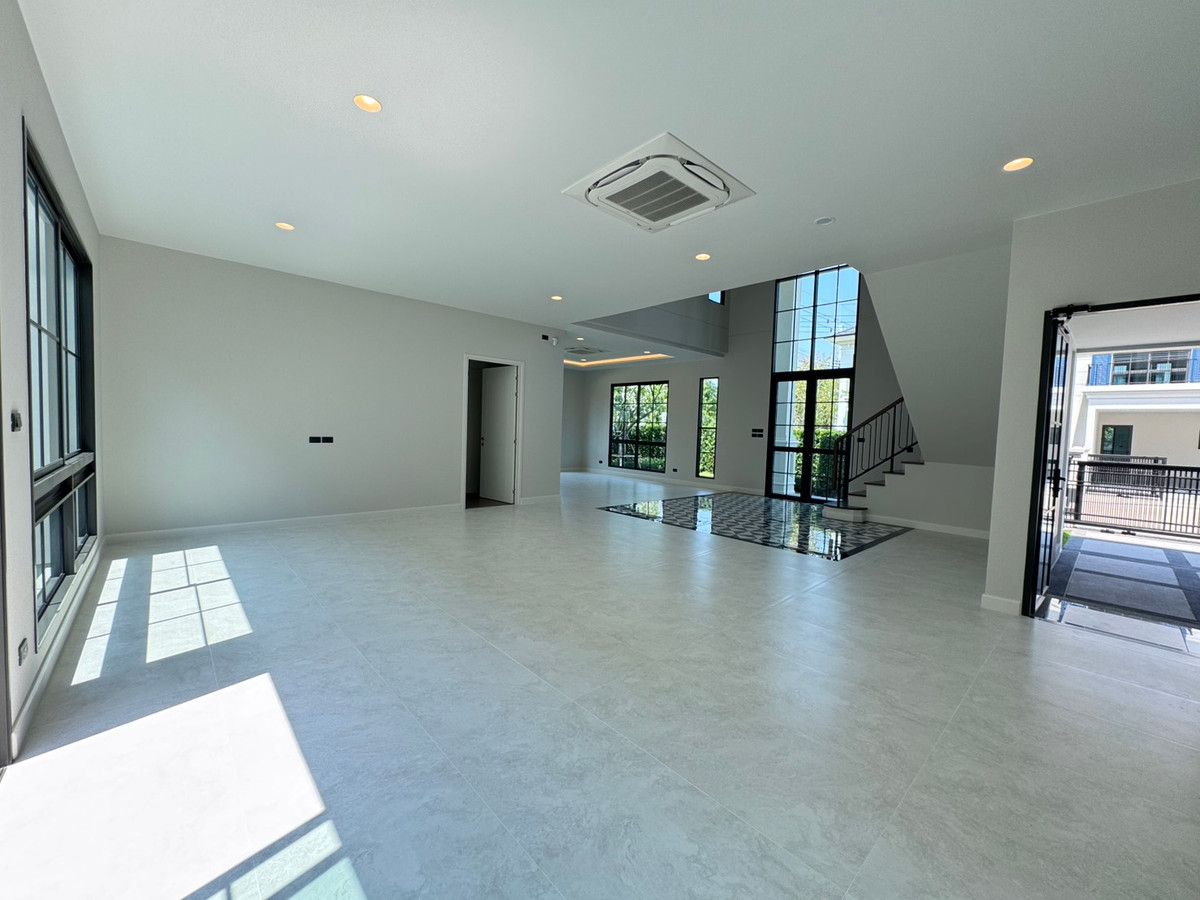 For RentHouseChaengwatana, Muangthong : Large detached house Setthasiri Ngamwongwarn new house ready for rent. Near Ngamwongswan Expressway