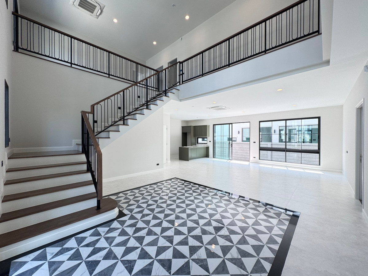 For RentHouseChaengwatana, Muangthong : Large detached house Setthasiri Ngamwongwarn new house ready for rent. Near Ngamwongswan Expressway