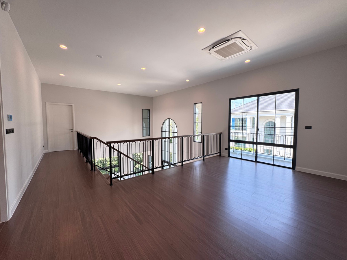 For RentHouseChaengwatana, Muangthong : Large detached house Setthasiri Ngamwongwarn new house ready for rent. Near Ngamwongswan Expressway