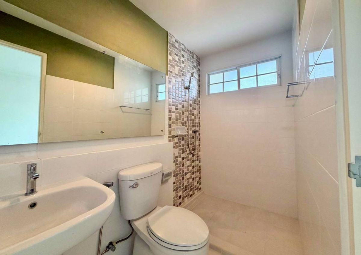 For SaleTownhomeNonthaburi, Bang Yai, Bangbuathong : Selling below cost! Indy (Bang Yai - opposite Westgate) Townhouse like new, 2 bedrooms, 3 bathrooms, 2 parking spaces.