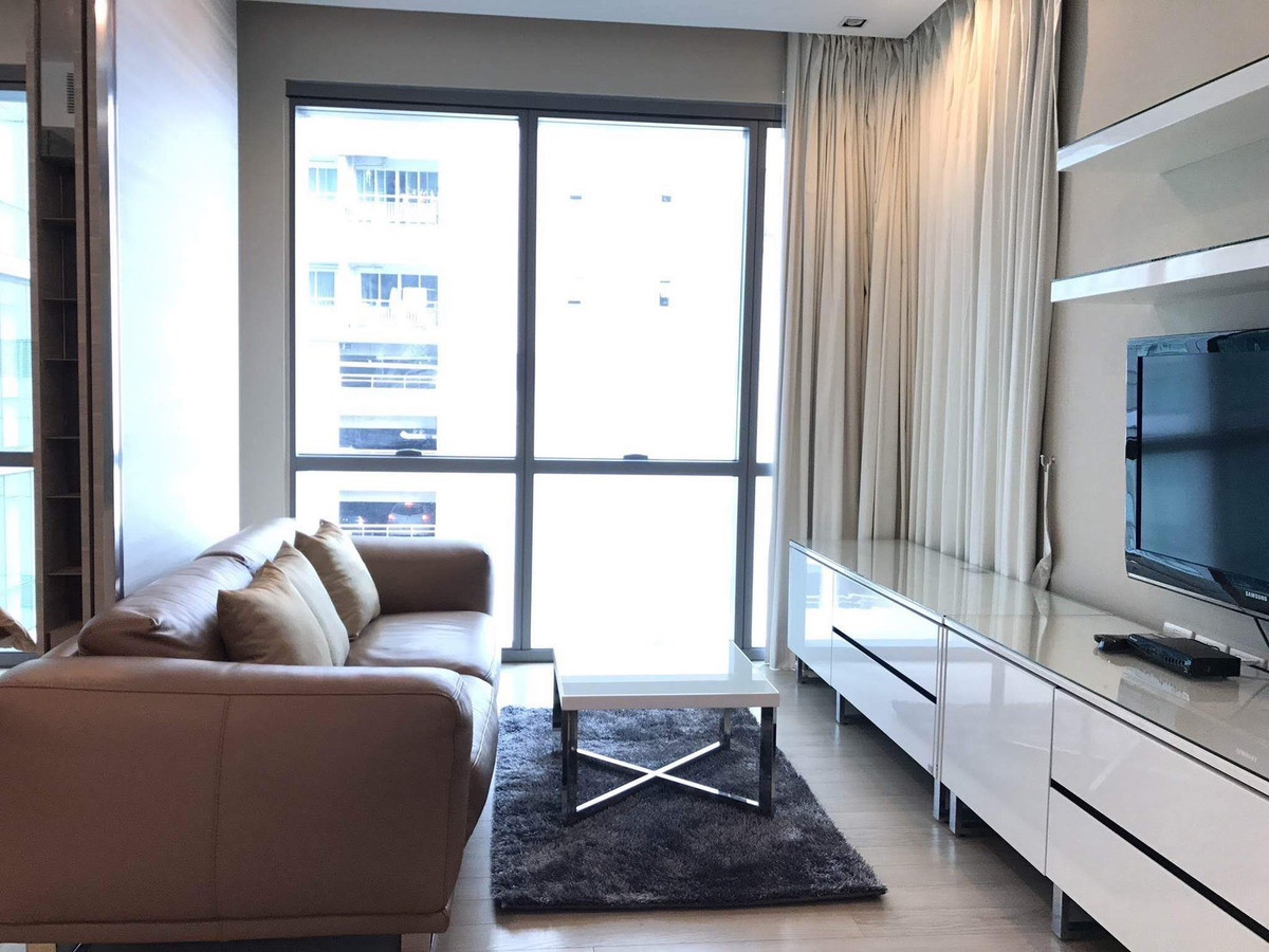 For SaleCondoSukhumvit, Asoke, Thonglor : Condo The Room Sukhumvit 21, convenient travel, close to BTS, shuttle available, fully furnished, ready for sale!