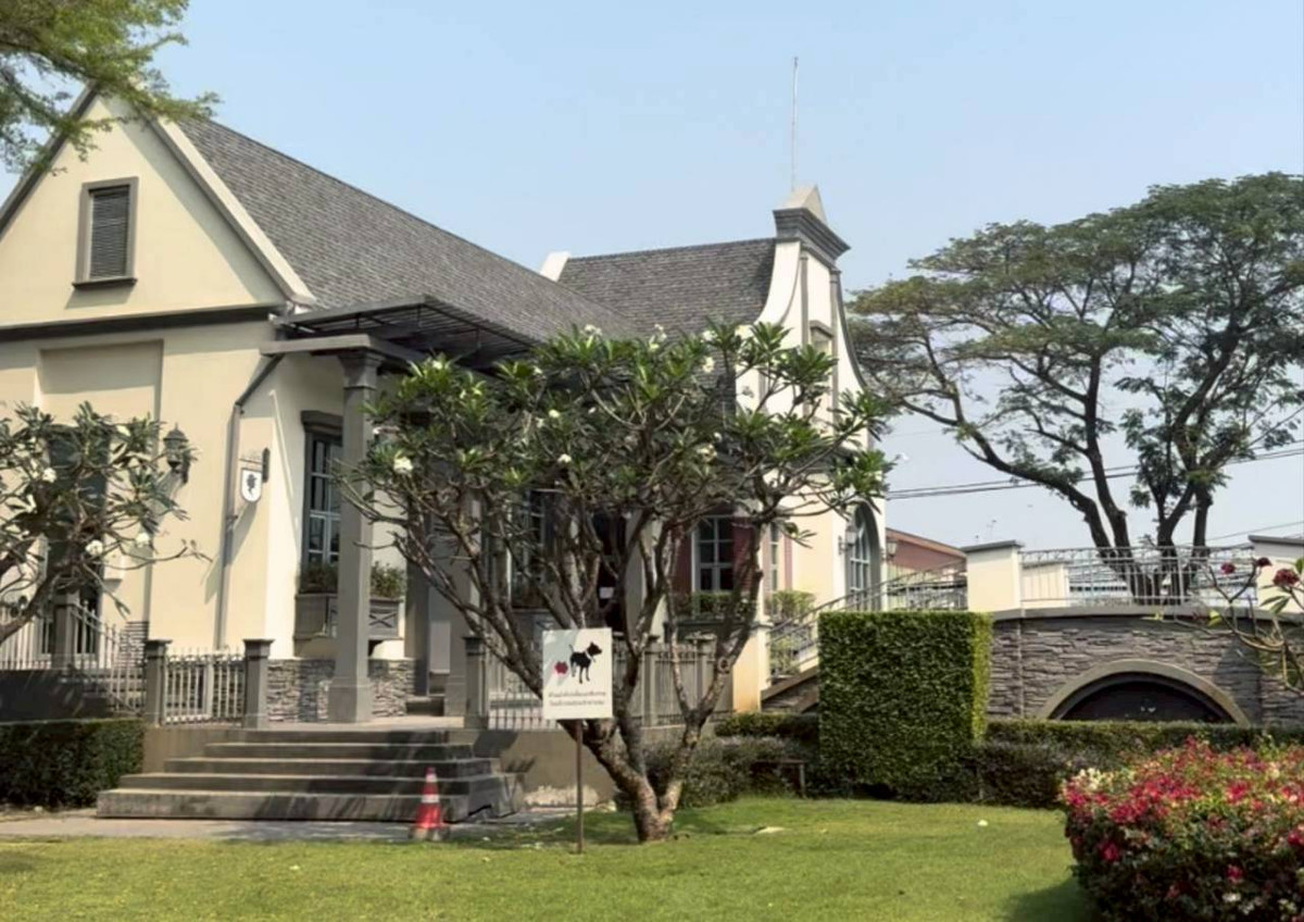 For SaleTownhomeNonthaburi, Bang Yai, Bangbuathong : Selling below cost! Indy (Bang Yai - opposite Westgate) Townhouse like new, 2 bedrooms, 3 bathrooms, 2 parking spaces.