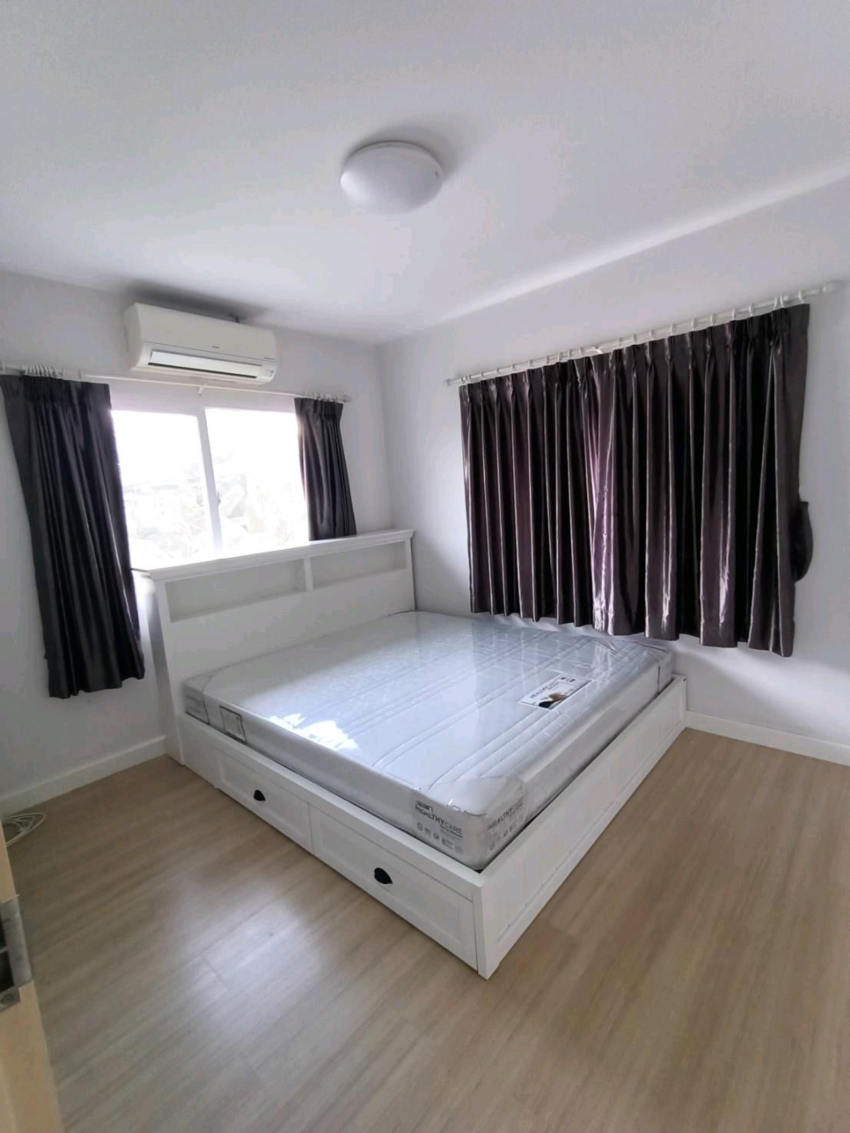 ให้เช่าบ้านพุทธมณฑล ศาลายา : 🏡ให้เช่าบ้านเดี่ยว แบรนด์แลนด์แอนด์เฮ้าส์พร้อมเฟอร์นิเจอร์ใกล้ตลาดกิเลนศาลายา ทำเลดี ส่วนกลางสวย มีสระว่ายน้ำ 
เดินทางเพียง 10 นาที ถึงม.มหิดลศาลายา 