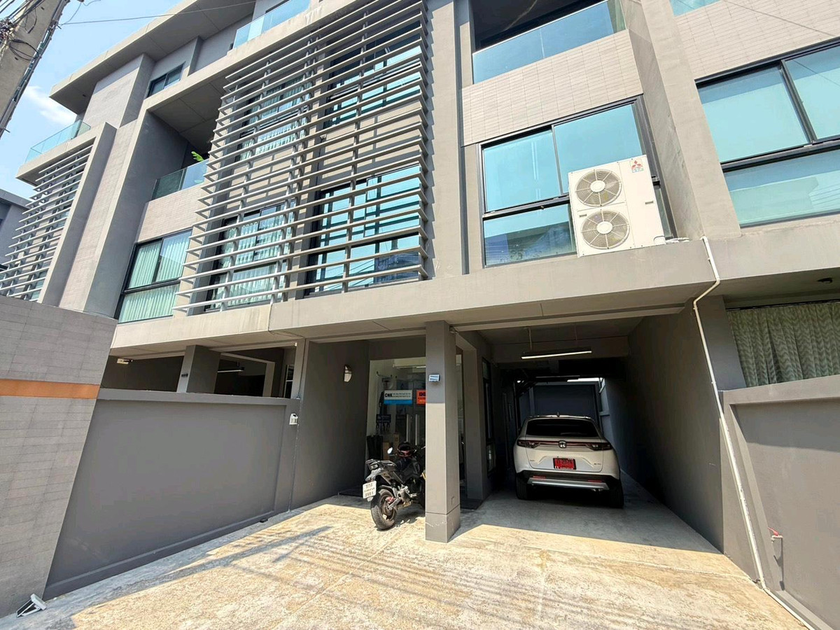 ขายโฮมออฟฟิศเลียบทางด่วนรามอินทรา : ขายโฮมออฟฟิศสวย 4 ชั้น ARCO เลียบด่วน–โยธินพัฒนา ใกล้ Central East Ville