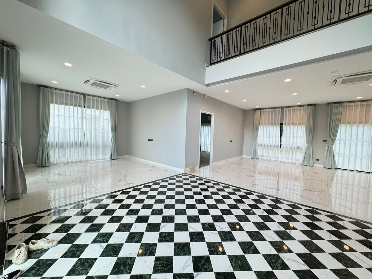 For RentHouseVipawadee, Don Mueang, Lak Si : Setthasiri Don Mueang, single house near the airport. Vacant and ready for rent You can inquire and make an appointment to view.